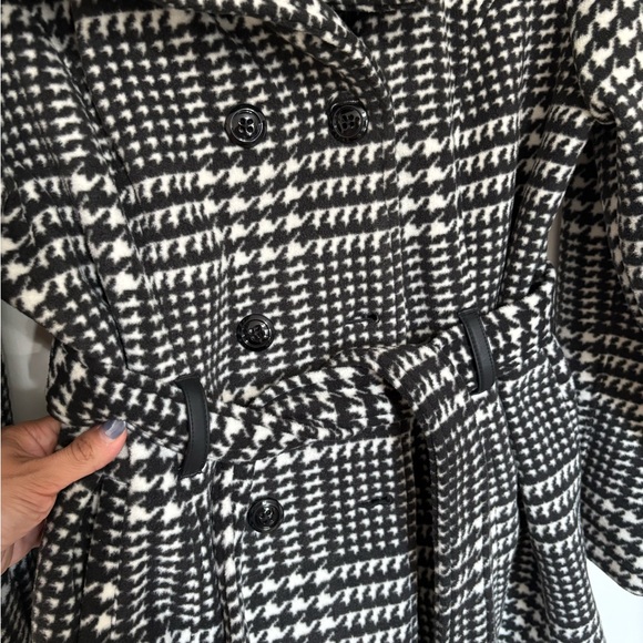 Sebby Black and White Houndstooth Trench Coat - Picture 4 of 5
